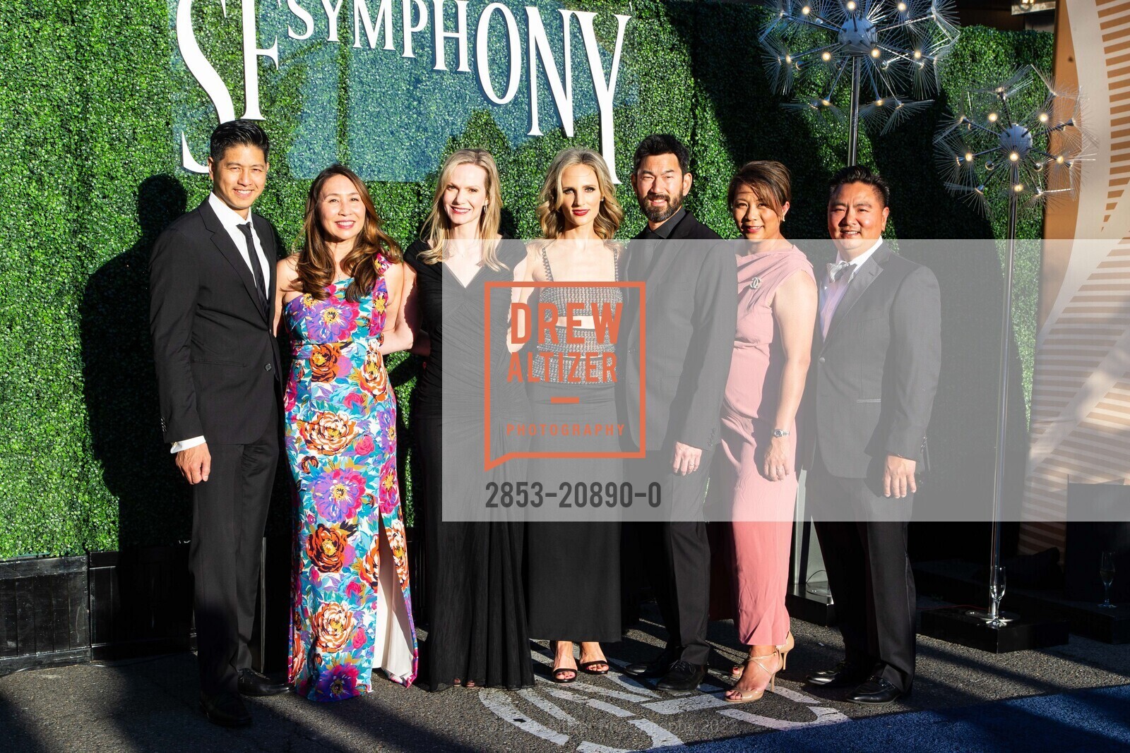 Wayne Lee, Vivien Kim Thorp, Anna Haase, Karina Skuggedal, Dean Yao, Tina Yen, Scott Yen, San Francisco Symphony's Opening Night Gala 2022, San Francisco Symphony, September 23rd, 2022, Photo #2853-20890-0 Wayne Lee, Vivien Kim Thorp, Anna Haase, Karina Skuggedal, Dean Yao, Tina Yen, Scott Yen, Photo #2853-20890-0