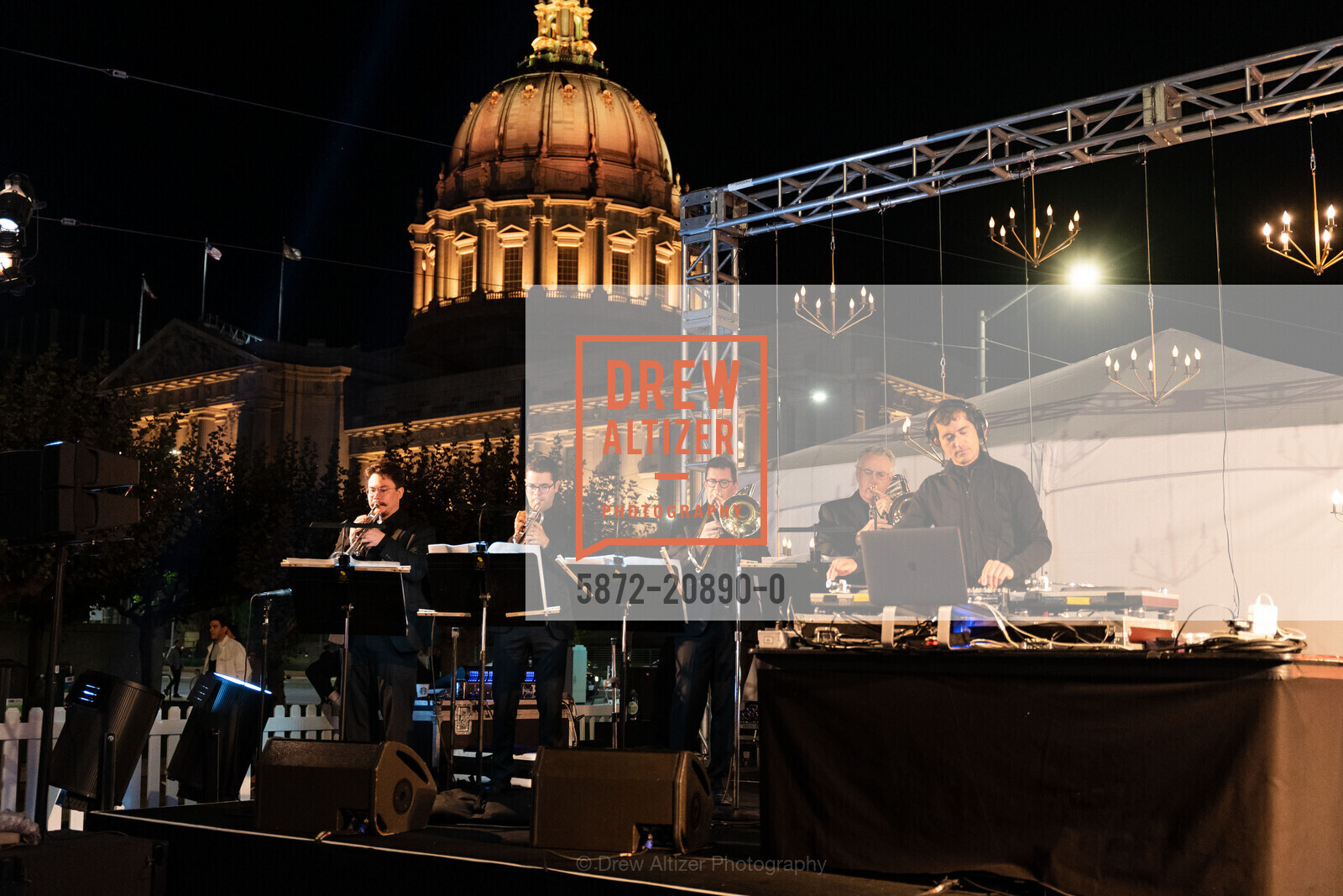 DJ Masonic (Mason Bates) With Robert Giambruno, Aaron Schuman, Timothy Higgins, Paul Welcomer, San Francisco Symphony's Opening Night Gala 2022, San Francisco Symphony, Photo #5872-20890-0 DJ Masonic (Mason Bates) With Robert Giambruno, Aaron Schuman, Timothy Higgins, Paul Welcomer, Photo #5872-20890-0