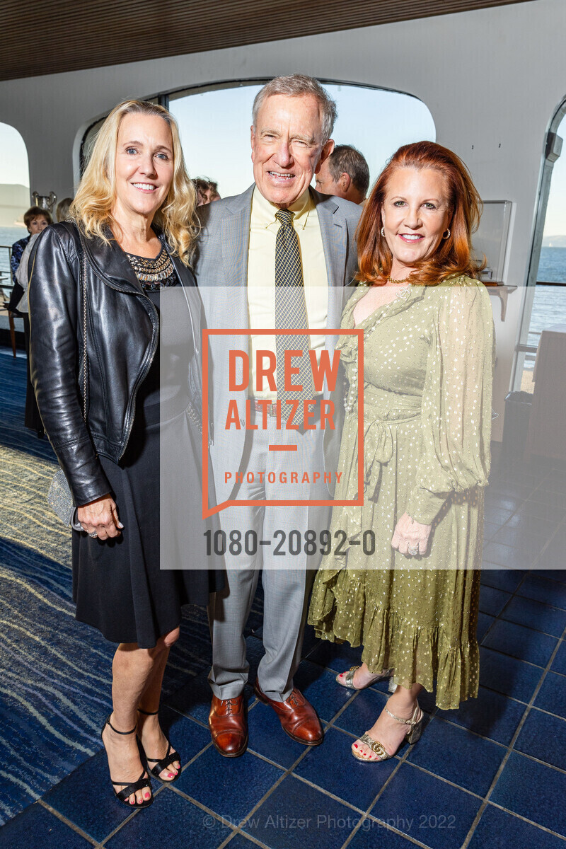 Maria Tenaglia Watson, Bill Poland, Teresa Baum, Order of Malta Clinic of Northern California hosts Champions Gala 2022, St. Francis Yacht Club. 700 Marina Blvd., San Francisco CA 94123, September 27th, 2022, Photo #1080-20892-0 Maria Tenaglia Watson, Bill Poland, Teresa Baum, Photo #1080-20892-0