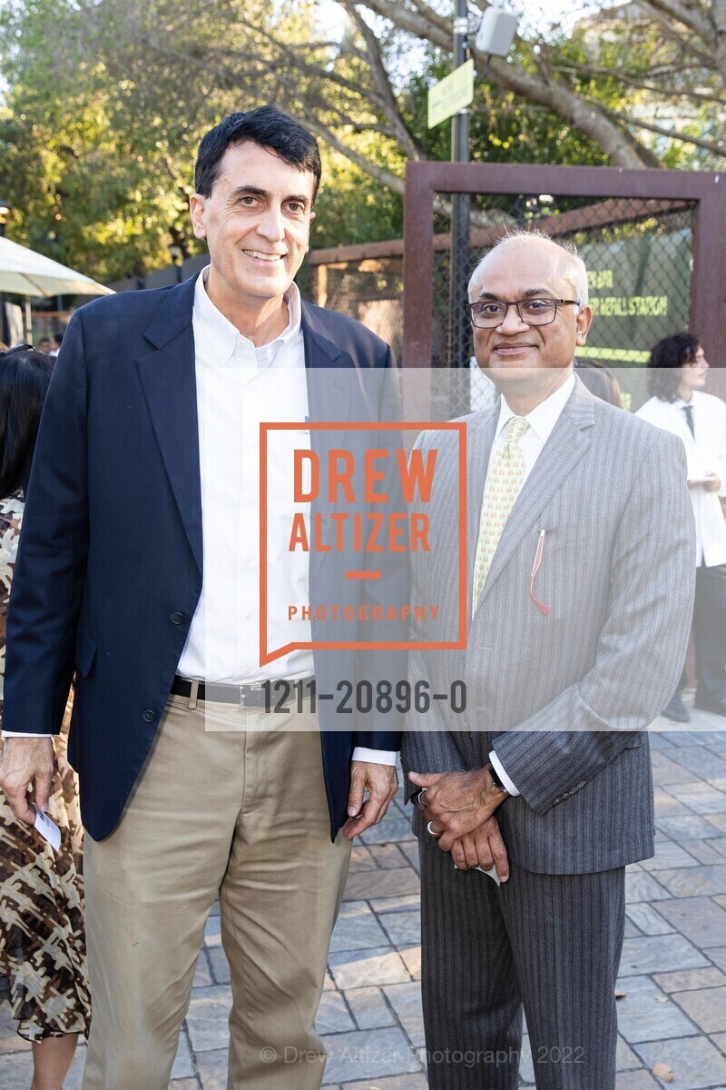 Paul Khavari, Sri Seshadri, Frontiers in Medicine, Frost Ampitheater. 351 Lasuen St, Stanford, CA 94305 US, September 29th, 2022, Photo #1211-20896-0 Paul Khavari, Sri Seshadri, Photo #1211-20896-0
