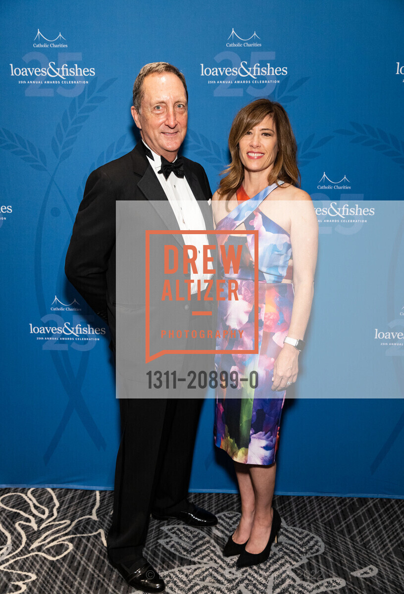 Philip Kearney, Anna Kearney, Catholic Charities Loaves and Fishes Gala 2022, The Ritz Carlton. 600 Stockton St, SF, CA 94108 US, September 30th, 2022, Photo #1311-20899-0 Philip Kearney, Anna Kearney, Photo #1311-20899-0