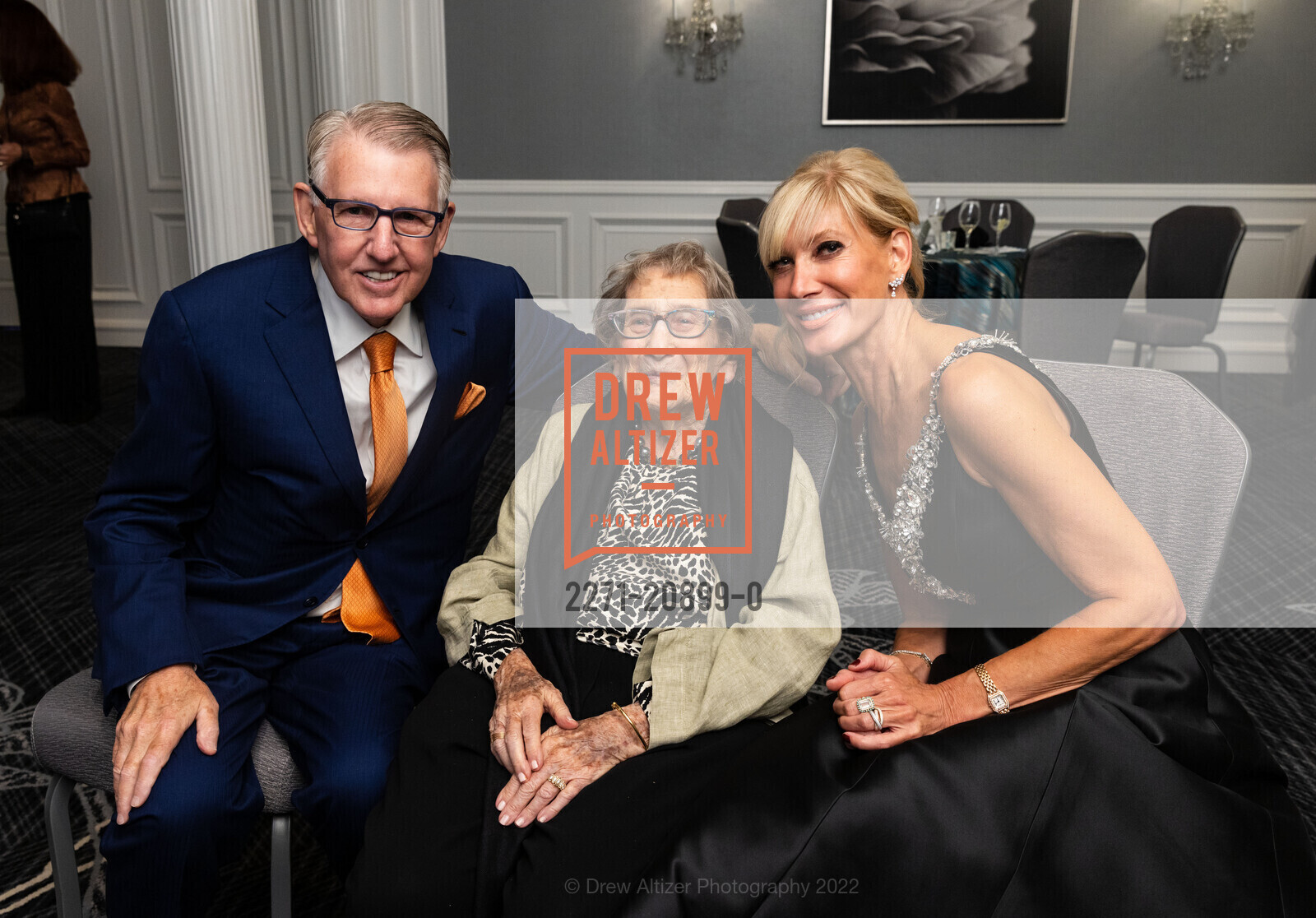 Clint Reilly, Jim Herbert, Rita Semel, Janet Reilly, Catholic Charities Loaves and Fishes Gala 2022, The Ritz Carlton. 600 Stockton St, SF, CA 94108 US, September 30th, 2022, Photo #2271-20899-0 Clint Reilly, Jim Herbert, Rita Semel, Janet Reilly, Photo #2271-20899-0
