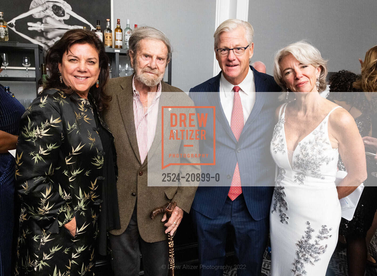 Connie Ring, Tad Taube, Bill Ring, Sue Albritton Robbins, Catholic Charities Loaves and Fishes Gala 2022, The Ritz Carlton. 600 Stockton St, SF, CA 94108 US, September 30th, 2022, Photo #2524-20899-0 Connie Ring, Tad Taube, Bill Ring, Sue Albritton Robbins, Photo #2524-20899-0