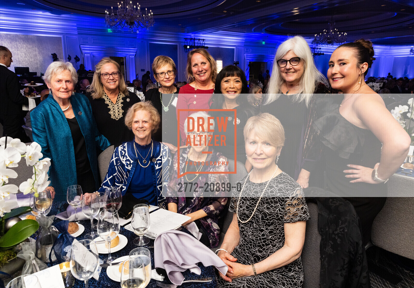 Samantha DePetro-Wysuph, Kathleen Salvia, Karen Alvarez, Karen Leech, Barbara McGettigan, Jean Terheydan, Kathe Farrell, Cindy Johnson, Catholic Charities Loaves and Fishes Gala 2022, The Ritz Carlton. 600 Stockton St, SF, CA 94108 US, September 30th, 2022, Photo #2772-20899-0 Samantha DePetro-Wysuph, Kathleen Salvia, Karen Alvarez, Karen Leech, Barbara McGettigan, Jean Terheydan, Kathe Farrell, Cindy Johnson, Photo #2772-20899-0