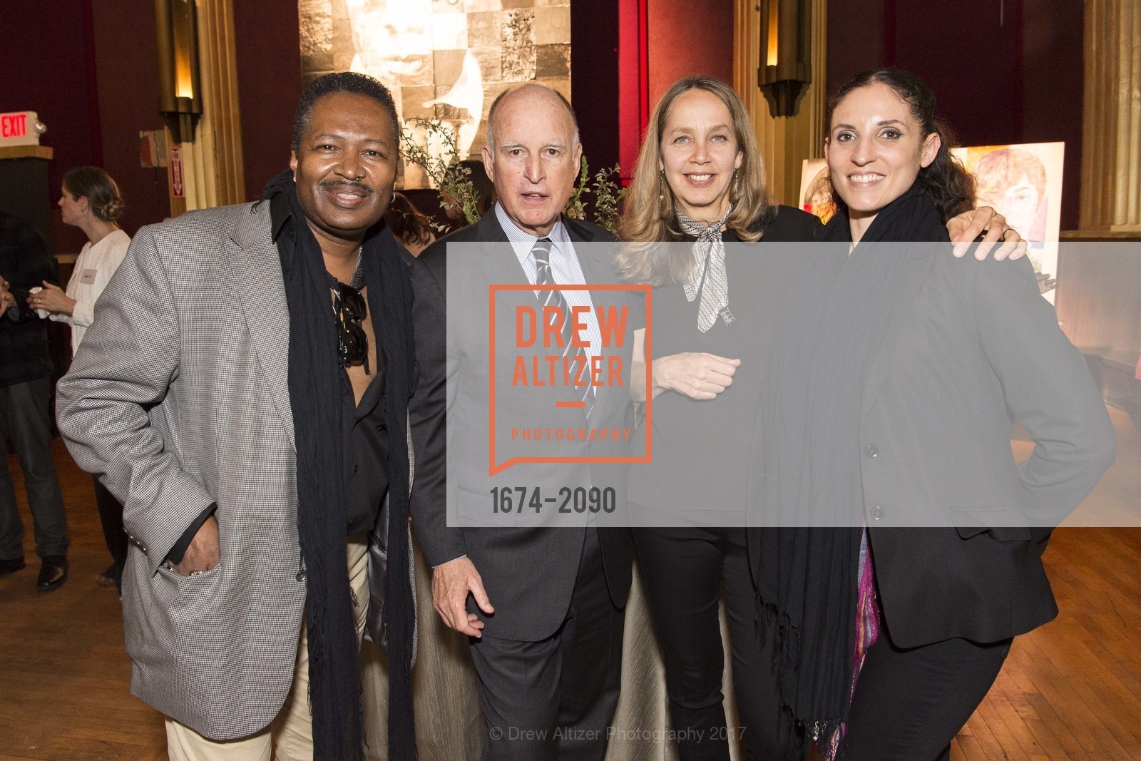 Reginald-Ray Savage, Jerry Brown, Michaela Peters, Allison Hurley, Oakland School for the Arts' Annual Gala with Governor Brown, Sweet's Ballroom. 1933 Broadway, April 27th, 2017, Photo #1674-2090 Reginald-Ray Savage, Jerry Brown, Michaela Peters, Allison Hurley, Photo #1674-2090