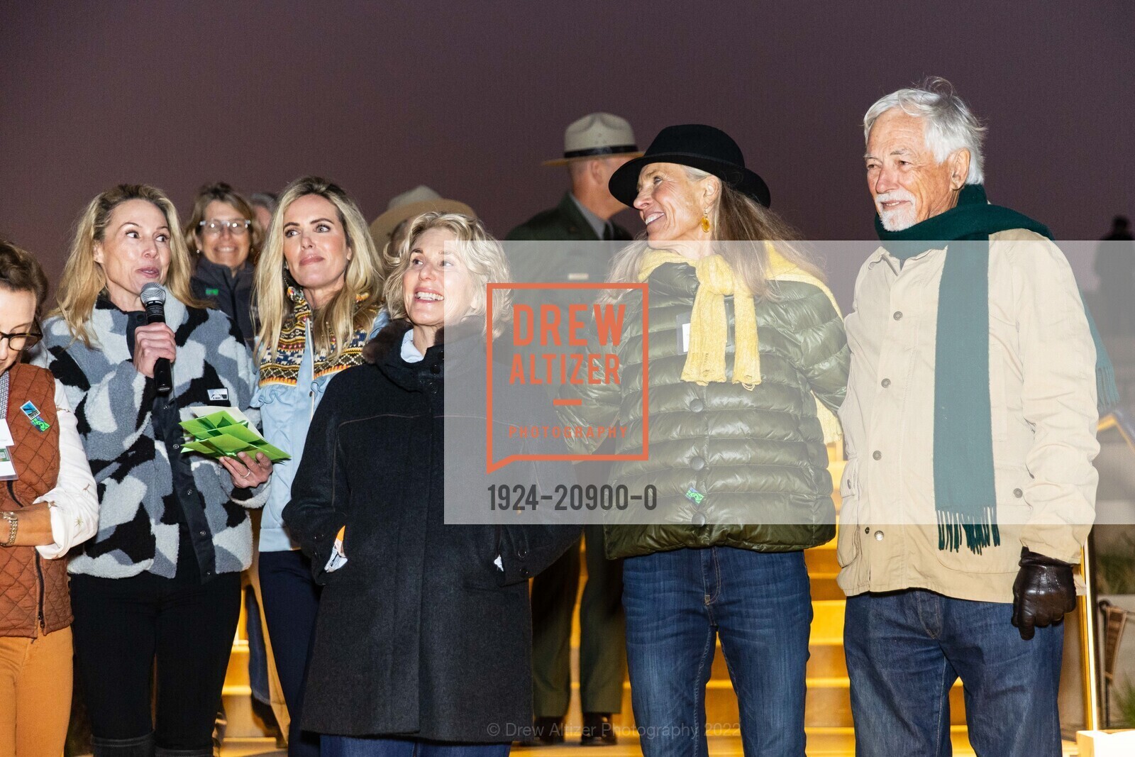 Alex Lyon, Jean Fraser, Ali Fried, Julie Haas, Julie Parish, Mark Buell, Trails Forever Gala, Presidio Tunnel Tops. 210 Lincoln Blvd, SF, CA 94129, September 30th, 2022, Photo #1924-20900-0 Alex Lyon, Jean Fraser, Ali Fried, Julie Haas, Julie Parish, Mark Buell, Photo #1924-20900-0
