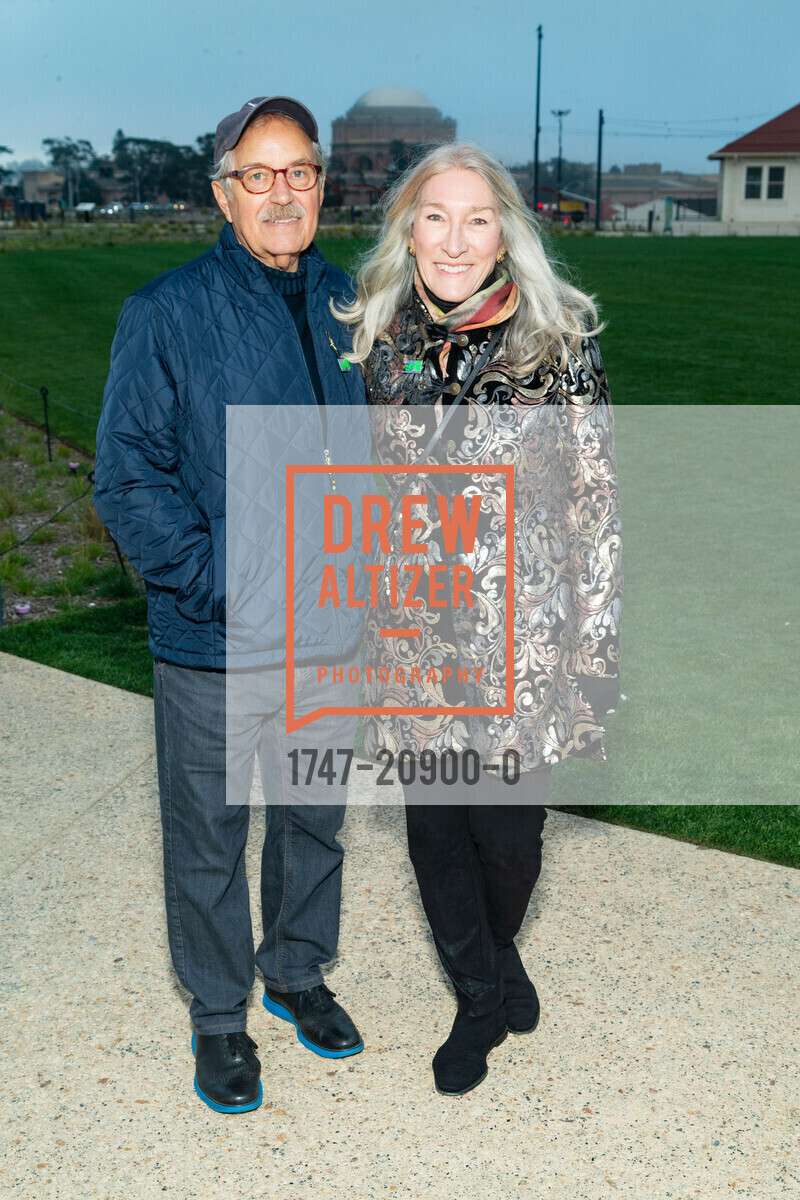 Bob Barner, Cathie Barner, Trails Forever Gala, Presidio Tunnel Tops. 210 Lincoln Blvd, SF, CA 94129, September 30th, 2022, Photo #1747-20900-0 Bob Barner, Cathie Barner, Photo #1747-20900-0