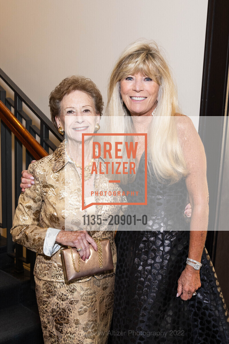 Cynthia Hockey, Susan Martin, Peninsula Volunteers Incorporated 75th Anniversary Gala 2022, Rosewood Sand Hill. 2825 Sand Hill Rd, Menlo Park, CA 94025 US, October 1st, 2022, Photo #1135-20901-0 Cynthia Hockey, Susan Martin, Photo #1135-20901-0