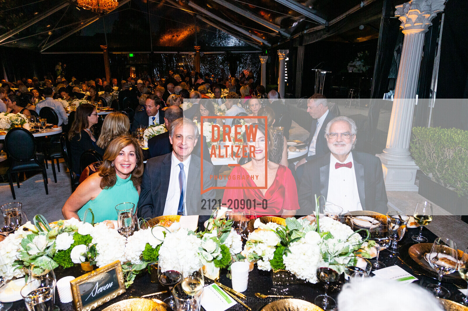 Sandy Levison, David Levison, Christina McClure, Bill McClure, Peninsula Volunteers Incorporated 75th Anniversary Gala 2022, Rosewood Sand Hill. 2825 Sand Hill Rd, Menlo Park, CA 94025 US, October 1st, 2022, Photo #2121-20901-0 Sandy Levison, David Levison, Christina McClure, Bill McClure, Photo #2121-20901-0