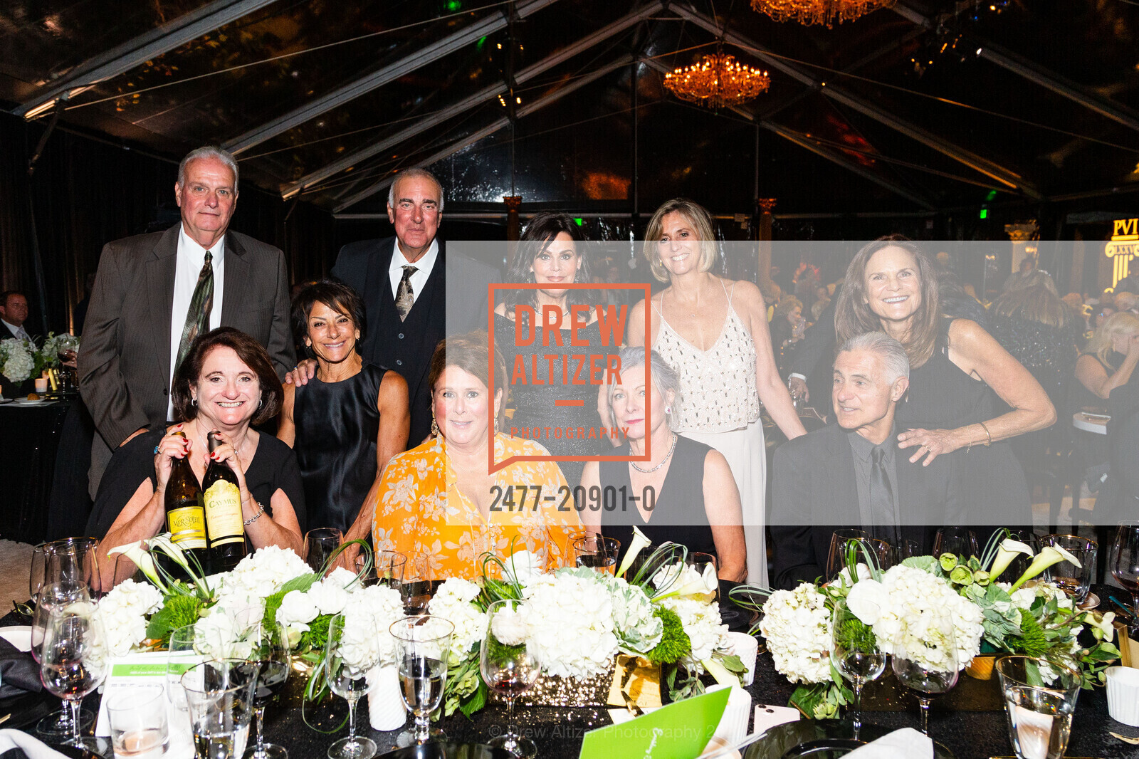 Jan Barker, Michael Gleason, Sandy Devencenzi, Dave Devencenzi, Camille Eder, Carolyn Schutz, Carolyn Rianda, Sheri Sobrato, Dan Lawson, Laurie Lawson, Peninsula Volunteers Incorporated 75th Anniversary Gala 2022, Rosewood Sand Hill. 2825 Sand Hill Rd, Menlo Park, CA 94025 US, October 1st, 2022, Photo #2477-20901-0 Jan Barker, Michael Gleason, Sandy Devencenzi, Dave Devencenzi, Camille Eder, Carolyn Schutz, Carolyn Rianda, Sheri Sobrato, Dan Lawson, Laurie Lawson, Photo #2477-20901-0