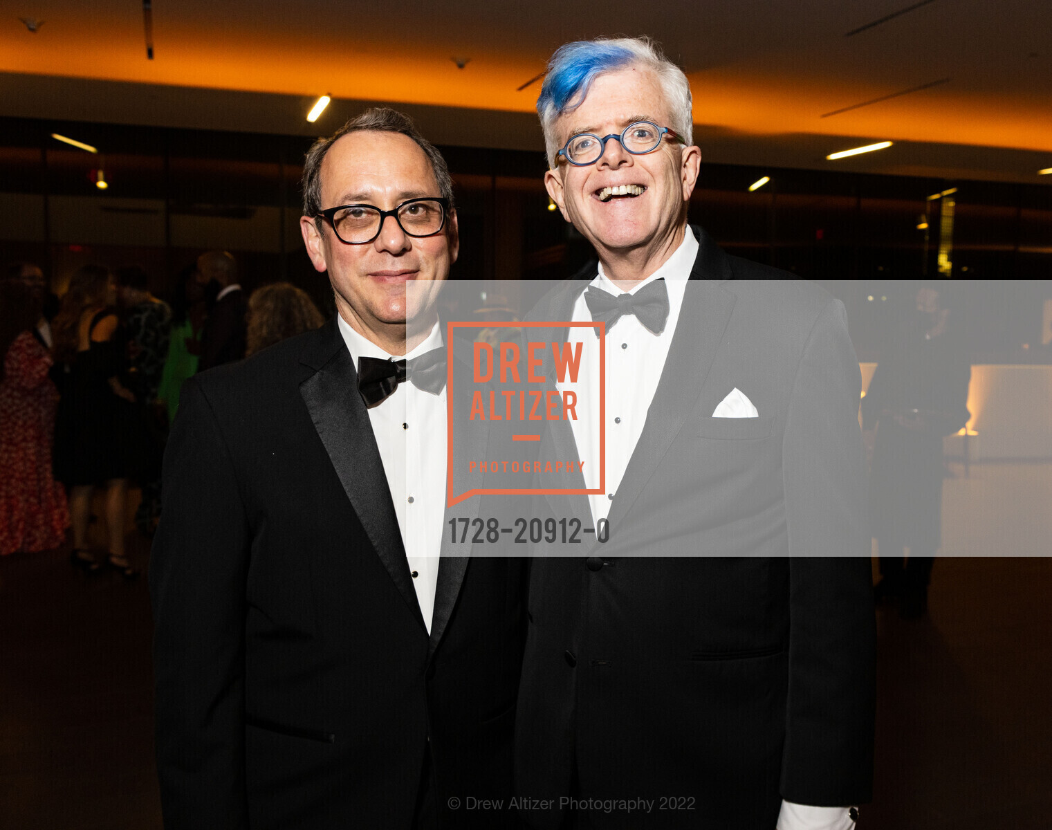 Robert Rabinoff, John O'Grady, On The Edge 2022 at The DeYoung Museum, DeYoung Museum. 50 Hagiwara Tea Garden Dr, SF, CA 94118 US, October 6th, 2022, Photo #1728-20912-0 Robert Rabinoff, John O'Grady, Photo #1728-20912-0