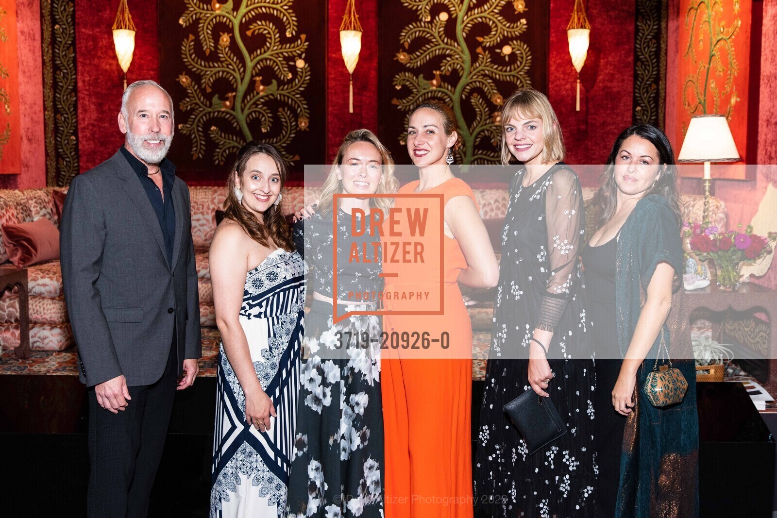 Robert Schaffer, Ashley Kipley, Brittany Giannone, Gillian Confair, Lindsay Stang, Roxie Flores, The San Francisco Fall Show Opening Night Gala 2022, Festival Pavilion. 38 Fort Mason, SF, CA 94123 US, October 12th, 2022, Photo #3719-20926-0 Robert Schaffer, Ashley Kipley, Brittany Giannone, Gillian Confair, Lindsay Stang, Roxie Flores, Photo #3719-20926-0
