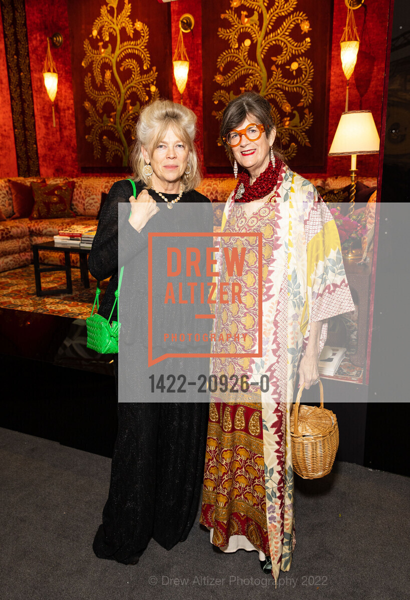 Emma Burns, Elizabeth Kirkpatrick, The San Francisco Fall Show Opening Night Gala 2022, Festival Pavilion. 38 Fort Mason, SF, CA 94123 US, October 12th, 2022, Photo #1422-20926-0 Emma Burns, Elizabeth Kirkpatrick, Photo #1422-20926-0