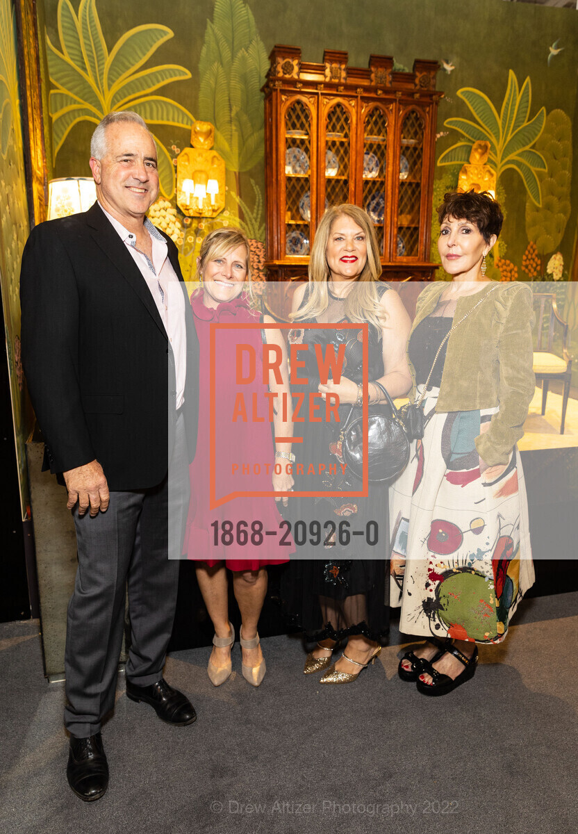 Joe Concilla, Leslie Concilla, Robin Merwin, Cynthia Spence, The San Francisco Fall Show Opening Night Gala 2022, Festival Pavilion. 38 Fort Mason, SF, CA 94123 US, October 12th, 2022, Photo #1868-20926-0 Joe Concilla, Leslie Concilla, Robin Merwin, Cynthia Spence, Photo #1868-20926-0