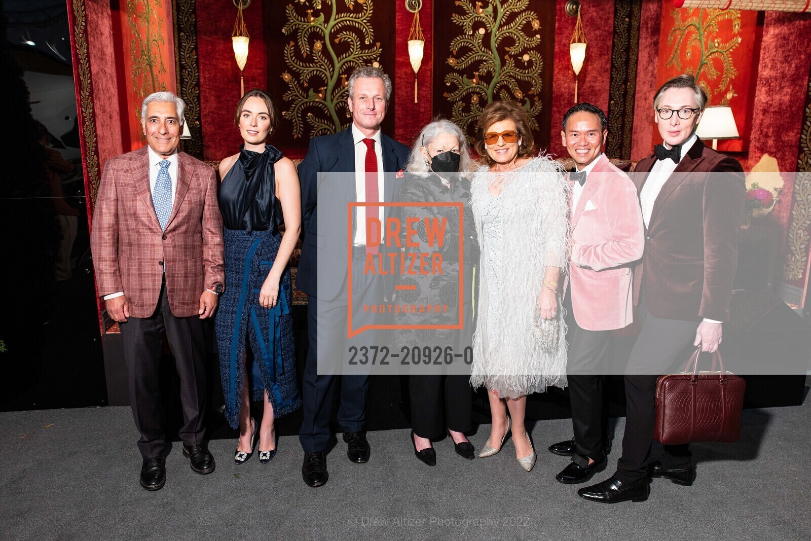 David Shimmon, Eliza Manners, Dominic Evans-Freke, Denise Hale, Emma Manners, Jonathan Rachman, Rhys Morgan, The San Francisco Fall Show Opening Night Gala 2022, Festival Pavilion. 38 Fort Mason, SF, CA 94123 US, October 12th, 2022, Photo #2372-20926-0 David Shimmon, Eliza Manners, Dominic Evans-Freke, Denise Hale, Emma Manners, Jonathan Rachman, Rhys Morgan, Photo #2372-20926-0