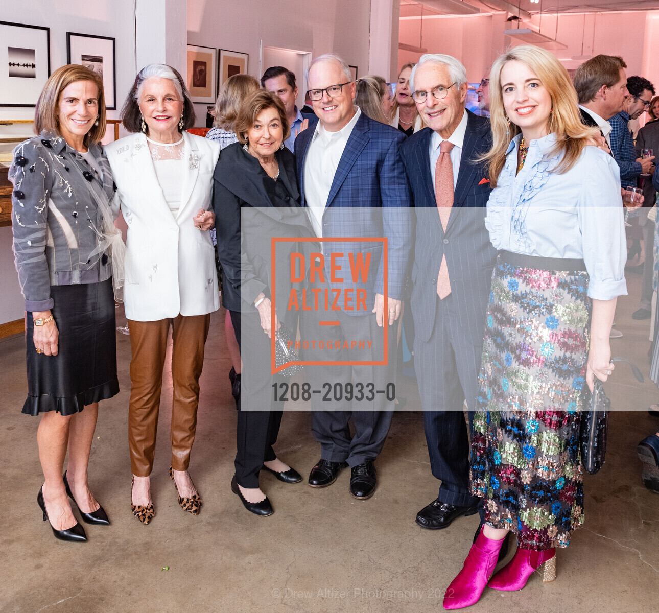 Sydney Fisher, Diane Chapman, Alice Wiley Hall, Bill Hall, Peter Hall, Victoria Hall, Kendall Wilkinson Design's 30th Anniversary Party, Arion Press Arion Press @ 1802 Hays Street, SF, CA 94129 US. 1802 Hays Street, SF, CA 94129 US, October 13th, 2022, Photo #1208-20933-0 Sydney Fisher, Diane Chapman, Alice Wiley Hall, Bill Hall, Peter Hall, Victoria Hall, Photo #1208-20933-0