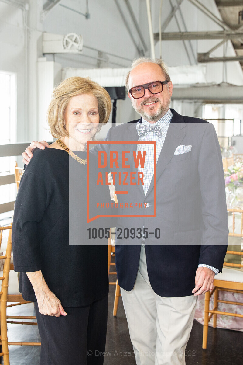 Suzanne Rheinstein, James Brayton Hall, The Garden Conservancy Luncheon 2022, Festival Pavilion. 2 Marina Blvd, SF, CA 94123 US, October 14th, 2022, Photo #1005-20935-0 Suzanne Rheinstein, James Brayton Hall, Photo #1005-20935-0