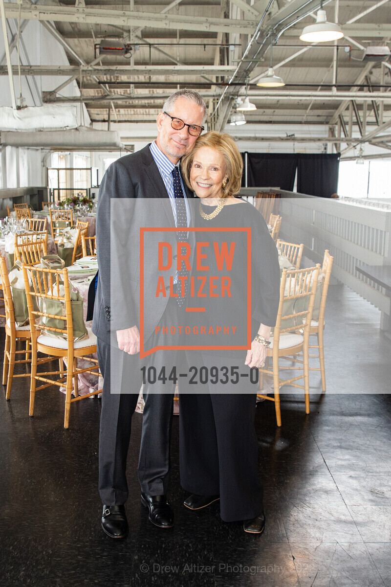 Michael Boodro, Suzanne Rheinstein, The Garden Conservancy Luncheon 2022, Festival Pavilion. 2 Marina Blvd, SF, CA 94123 US, October 14th, 2022, Photo #1044-20935-0 Michael Boodro, Suzanne Rheinstein, Photo #1044-20935-0