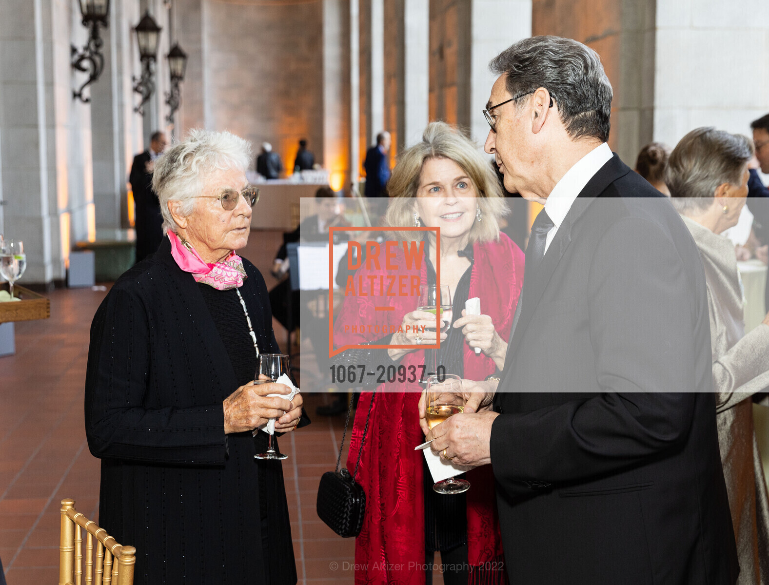 Ute Bowes, Anne Jamieson, Fred Levin, San Francisco Performances Gala 2022, War Memorial. 401 Van Ness Ave, SF, CA 94102 US, October 14th, 2022, Photo #1067-20937-0 Ute Bowes, Anne Jamieson, Fred Levin, Photo #1067-20937-0