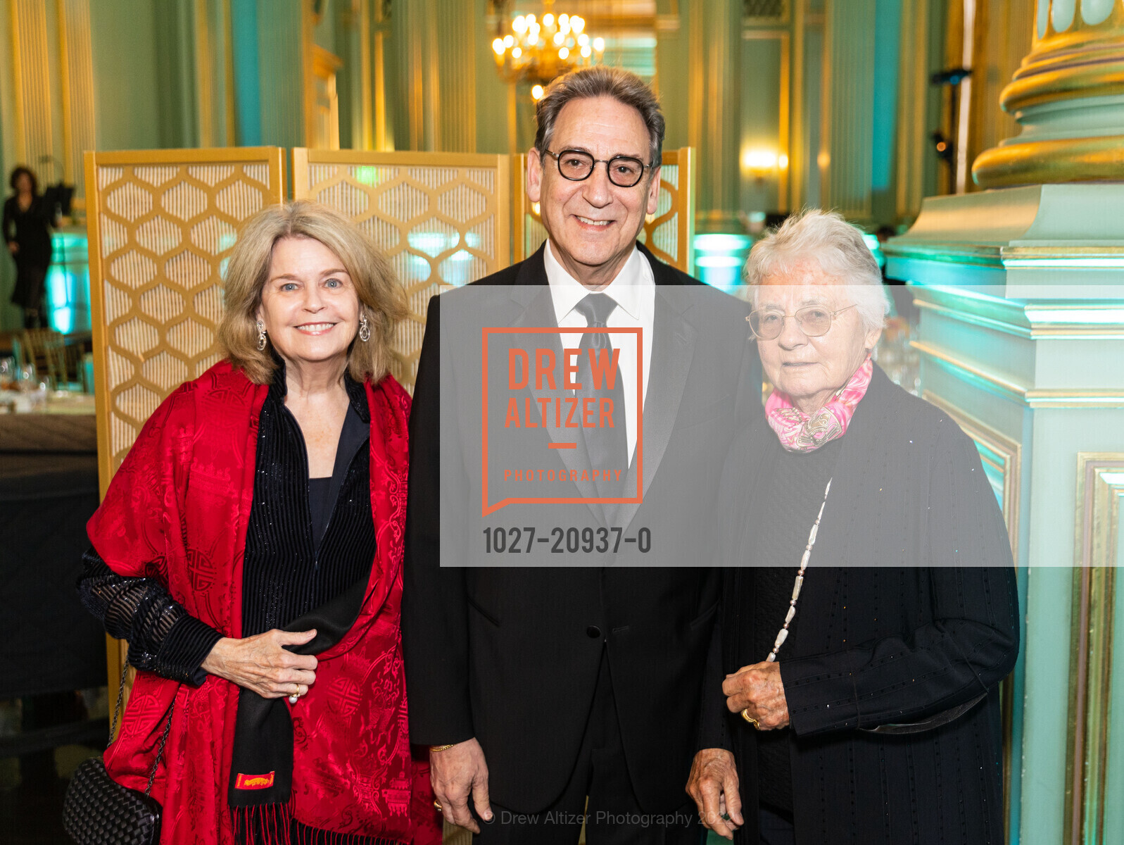 Anne Jamieson, Fred Levin, Ute Bowes, San Francisco Performances Gala 2022, War Memorial. 401 Van Ness Ave, SF, CA 94102 US, October 14th, 2022, Photo #1027-20937-0 Anne Jamieson, Fred Levin, Ute Bowes, Photo #1027-20937-0