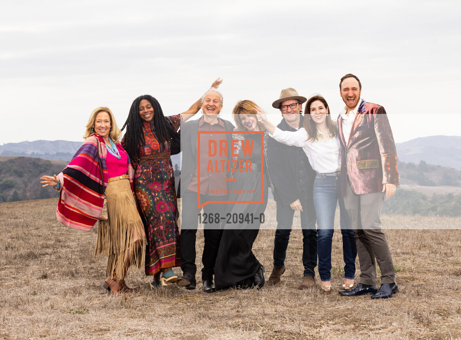 Sally Fay, Shara Mays, Dale Djerassi, Elaine Mellis, Cass Calder Smith, Maya Labban, Alexander Djerassi, Djerassi Artful Harvest Gala 2022, Private locatioin. 2325 Bear Gulch Rd, Woodside, CA 94062 US, October 16th, 2022, Photo #1268-20941-0 Sally Fay, Shara Mays, Dale Djerassi, Elaine Mellis, Cass Calder Smith, Maya Labban, Alexander Djerassi, Photo #1268-20941-0