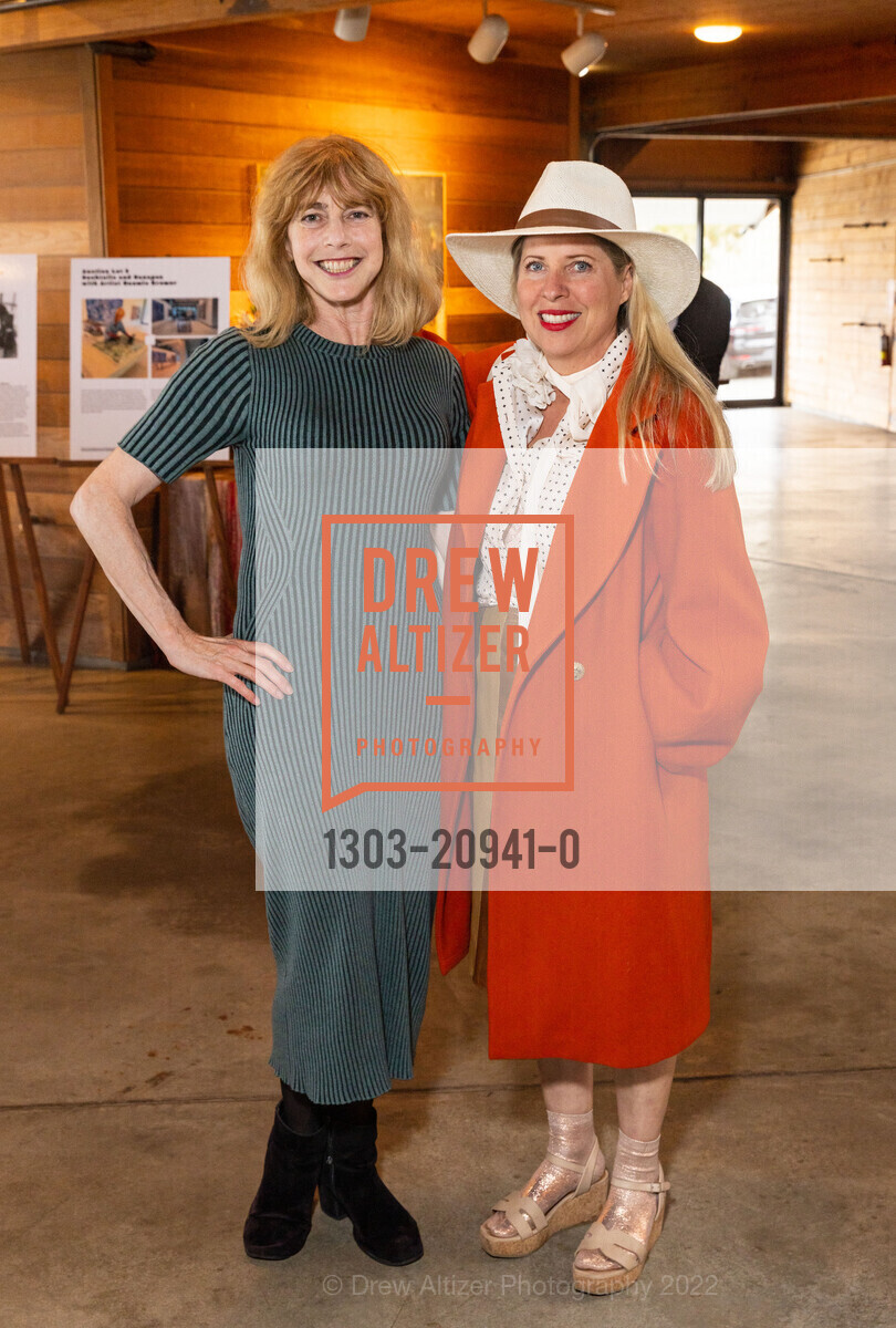 Kathryn Roszak, Tiffany Shlain, Djerassi Artful Harvest Gala 2022, Private locatioin. 2325 Bear Gulch Rd, Woodside, CA 94062 US, October 16th, 2022, Photo #1303-20941-0 Kathryn Roszak, Tiffany Shlain, Photo #1303-20941-0