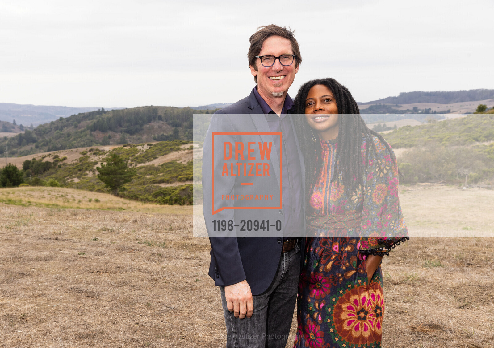 Mark Triplett, Shara Mays, Djerassi Artful Harvest Gala 2022, Private locatioin. 2325 Bear Gulch Rd, Woodside, CA 94062 US, Photo #1198-20941-0 Mark Triplett, Shara Mays, Photo #1198-20941-0