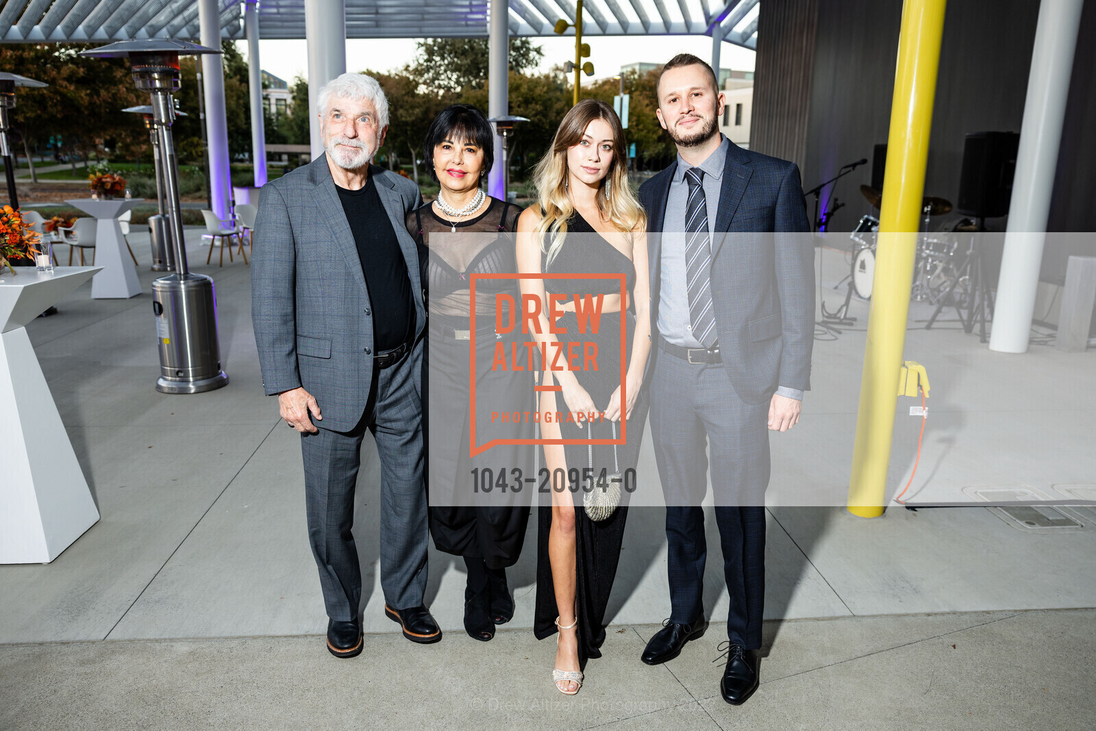 Barry Messing, Karen Messing, Allison Swift, Alex Bult, Manetti Shrem Museum of Art Fall Gala 2022, University of Ca Davis. 254 Old Davis Rd, Davis, CA 95616, October 22nd, 2022, Photo #1043-20954-0 Barry Messing, Karen Messing, Allison Swift, Alex Bult, Photo #1043-20954-0