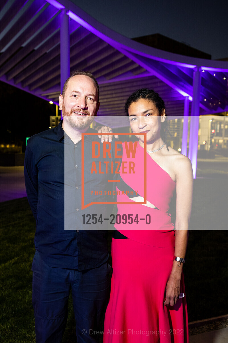 Florian Idenburg, Kelly Kikuchi, Manetti Shrem Museum of Art Fall Gala 2022, University of Ca Davis. 254 Old Davis Rd, Davis, CA 95616, October 22nd, 2022, Photo #1254-20954-0 Florian Idenburg, Kelly Kikuchi, Photo #1254-20954-0