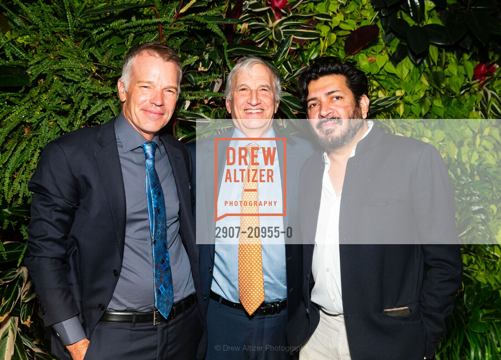 Chris Waugh, Warren Browner, Siddhartha Mukherjee, A Journey Into the Cell: An Evening of Exploration with Dr. Siddhartha Mukherjee, California Academy of Sciences. 55 Music Concourse Dr, SF, CA 94118 US, October 22nd, 2022, Photo #2907-20955-0 Chris Waugh, Warren Browner, Siddhartha Mukherjee, Photo #2907-20955-0