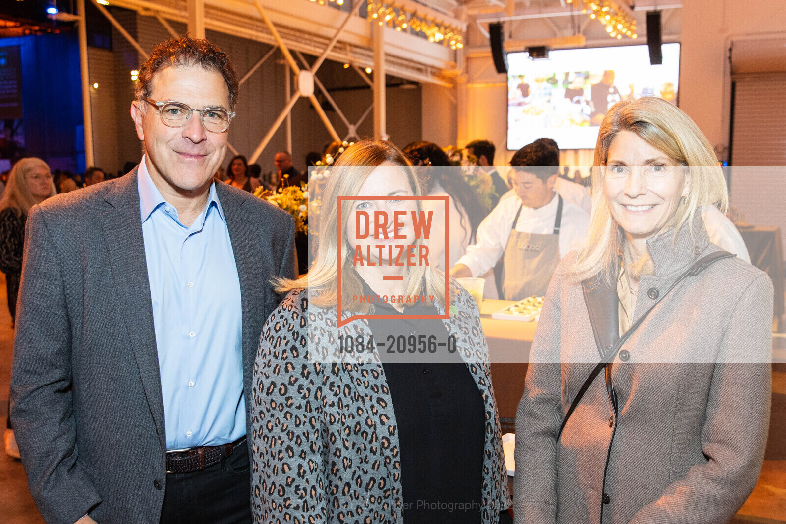 Elliot Schrage, Tanis Crosby, Juliet Whitcomb, One Big Table 2022, San Francisco/Marin Food Bank. 900 Pennsylvania Ave, SAN FRANCISCO, CA 94112, October 22nd, 2022, Photo #1084-20956-0 Elliot Schrage, Tanis Crosby, Juliet Whitcomb, Photo #1084-20956-0