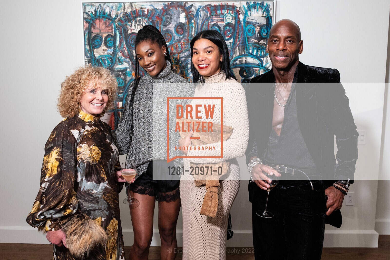 Gail Shifman, Noelle Bonner, Sherri McMullen, Peter Griffith, BOND AND LVMH VIP Event, The Four Seasons Residences. 706 Mission St, SF, CA 94103 US, October 27th, 2022, Photo #1281-20971-0 Gail Shifman, Noelle Bonner, Sherri McMullen, Peter Griffith, Photo #1281-20971-0