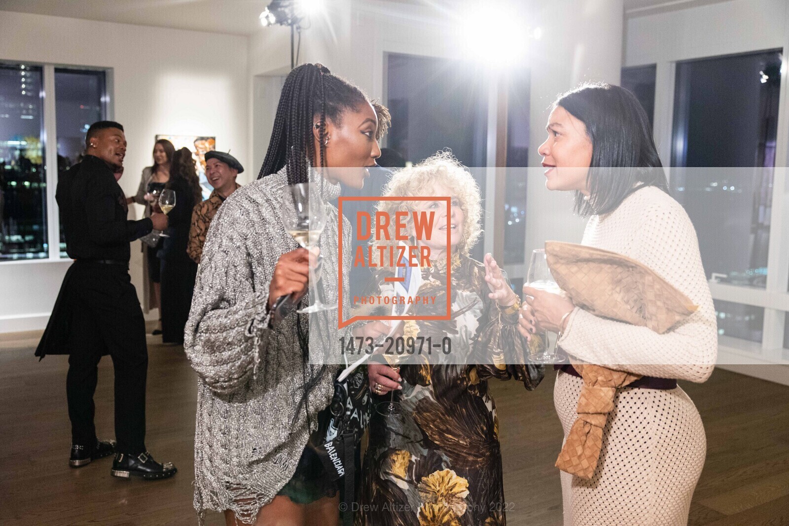 Noelle Bonner, Gail Shifman, Sherri McMullen, BOND AND LVMH VIP Event, The Four Seasons Residences. 706 Mission St, SF, CA 94103 US, October 27th, 2022, Photo #1473-20971-0 Noelle Bonner, Gail Shifman, Sherri McMullen, Photo #1473-20971-0