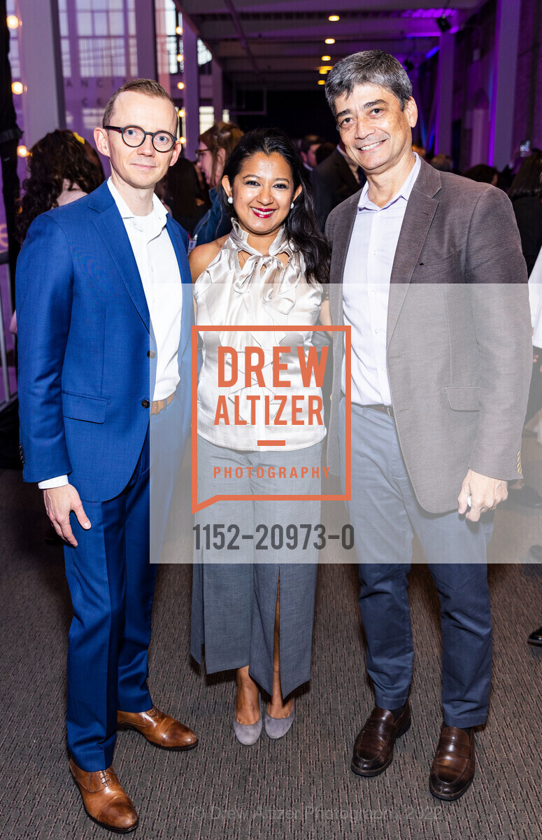 Henning Watson, Zoey Farooq, Luiz Rodrigues Dos Santos, SFCC hosts Excellence in Business Awards 2022, San Francisco Design Center Galleria. 101 Henry Adams St, SF, CA 94103 US, October 27th, 2022, Photo #1152-20973-0 Henning Watson, Zoey Farooq, Luiz Rodrigues Dos Santos, Photo #1152-20973-0