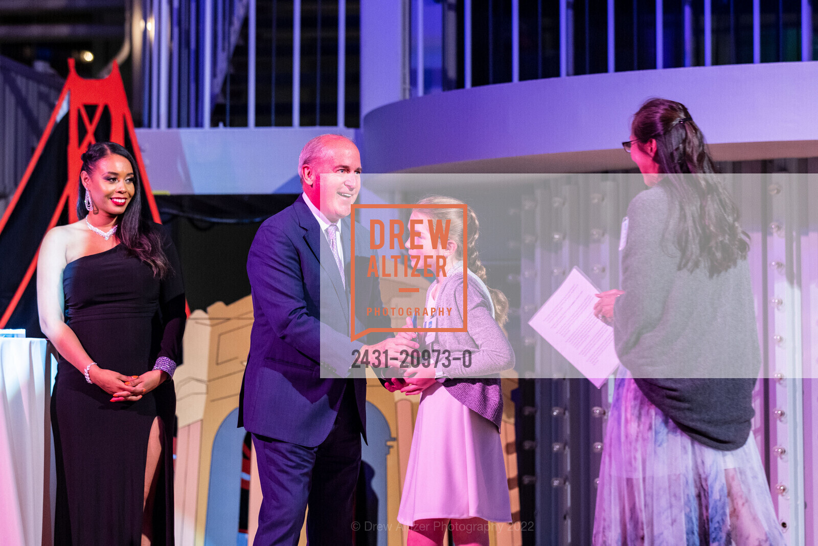 Paul Brown, Hannah Whitney, Tiffany Yick-Whitney, SFCC hosts Excellence in Business Awards 2022, San Francisco Design Center Galleria. 101 Henry Adams St, SF, CA 94103 US, October 27th, 2022, Photo #2431-20973-0 Paul Brown, Hannah Whitney, Tiffany Yick-Whitney, Photo #2431-20973-0