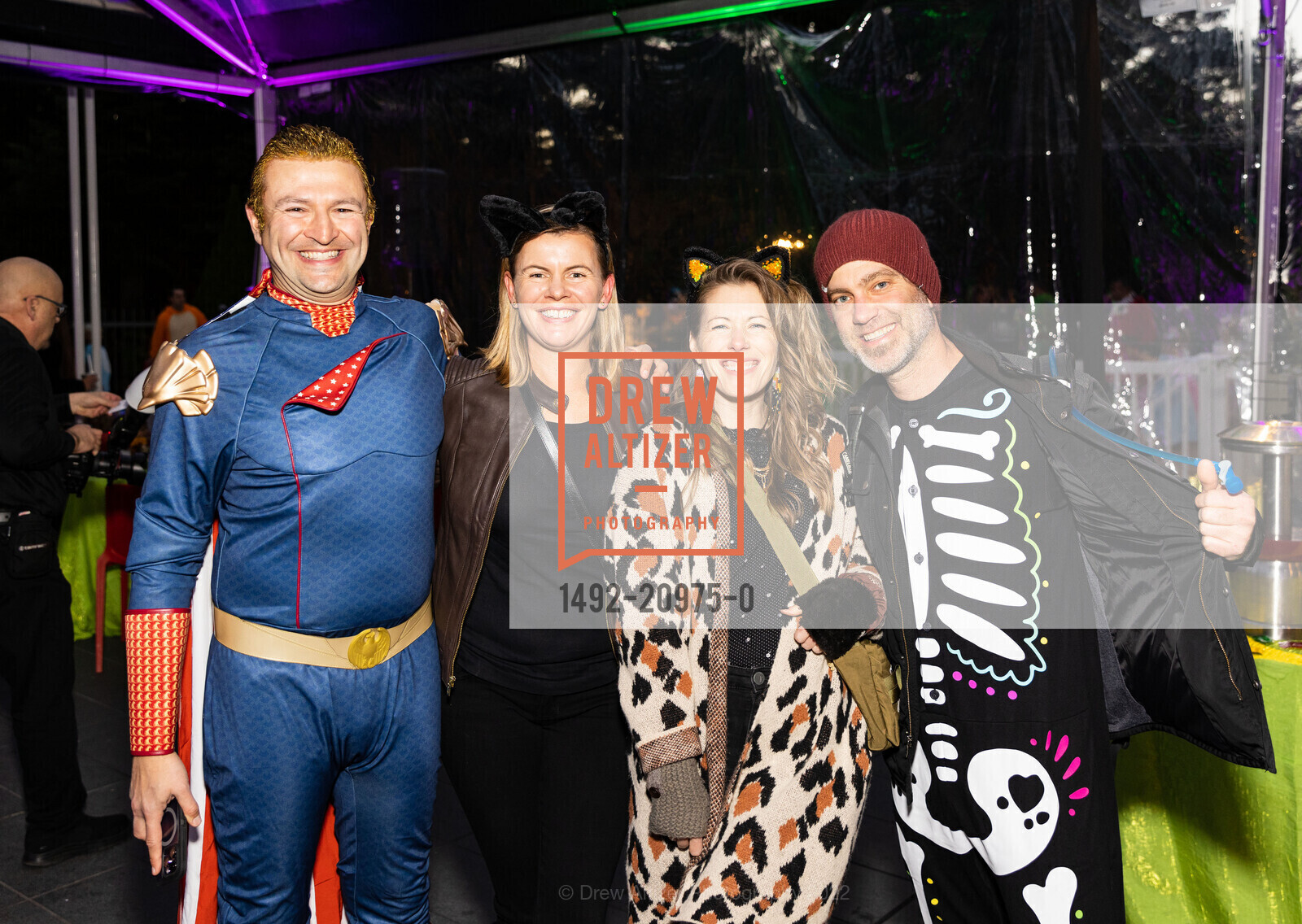 Justin McCarthy, Katie McCarthy, Sierra Devoto, Paul Devoto, California Academy's SuperNatural Halloween 2022, California Academy of Sciences. 55 Music Concourse Dr, San Francisco, CA 94118, October 28th, 2022, Photo #1492-20975-0 Justin McCarthy, Katie McCarthy, Sierra Devoto, Paul Devoto, Photo #1492-20975-0