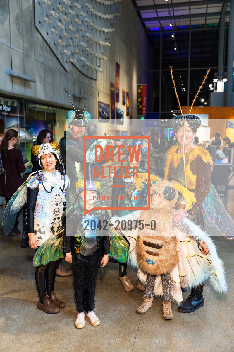 Angie Kim, Scott Morton, Maggie Kim, California Academy's SuperNatural Halloween 2022, California Academy of Sciences. 55 Music Concourse Dr, San Francisco, CA 94118, October 28th, 2022, Photo #2042-20975-0 Angie Kim, Scott Morton, Maggie Kim, Photo #2042-20975-0