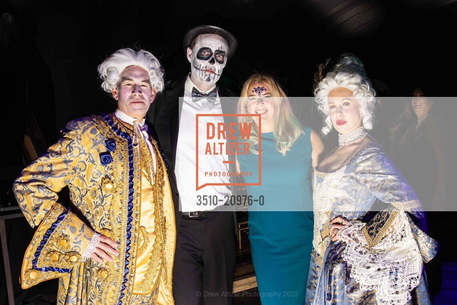 Chris Hollenbeck, Stephen Perkins, Lynn Perkins, Holly Hollenbeck, A.C.T All Hallows’ Gala 2022, August Hall. 420 Mason Street, San Francisco, CA 94102 US, October 28th, 2022, Photo #3510-20976-0 Chris Hollenbeck, Stephen Perkins, Lynn Perkins, Holly Hollenbeck, Photo #3510-20976-0