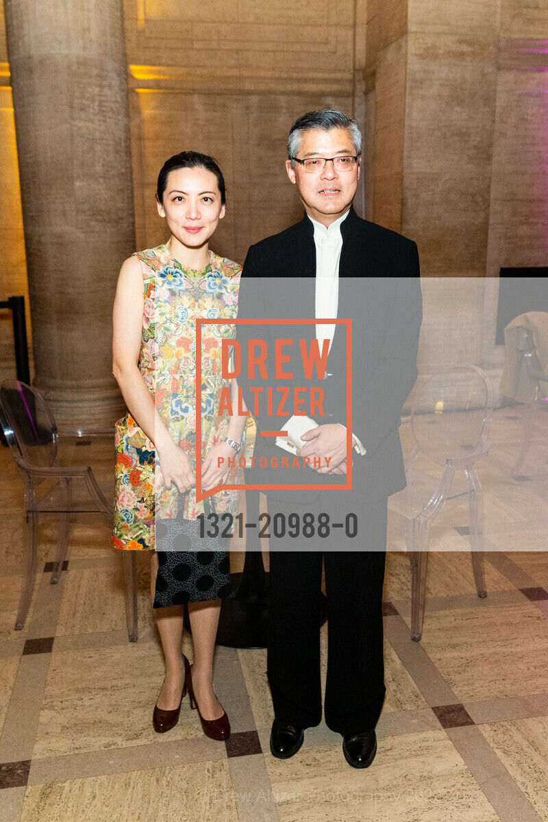 Christina Yuyu, Jay Xu, Asian Art Museum Tiger Gala 2022, Asian Art Museum. 200 Larkin St, San Francisco, CA 94102, November 3rd, 2022, Photo #1321-20988-0 Christina Yuyu, Jay Xu, Photo #1321-20988-0