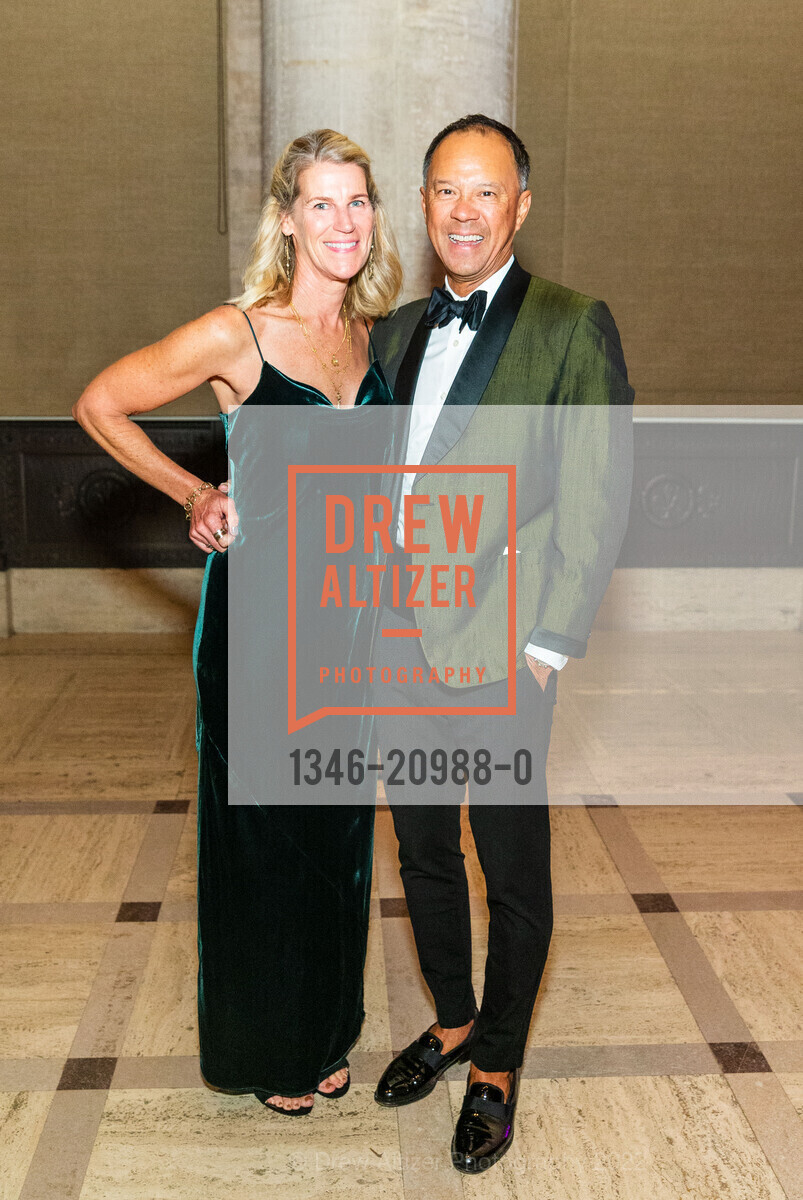 Christy Loo, Rodney Loo, Asian Art Museum Tiger Gala 2022, Asian Art Museum. 200 Larkin St, San Francisco, CA 94102, November 3rd, 2022, Photo #1346-20988-0 Christy Loo, Rodney Loo, Photo #1346-20988-0