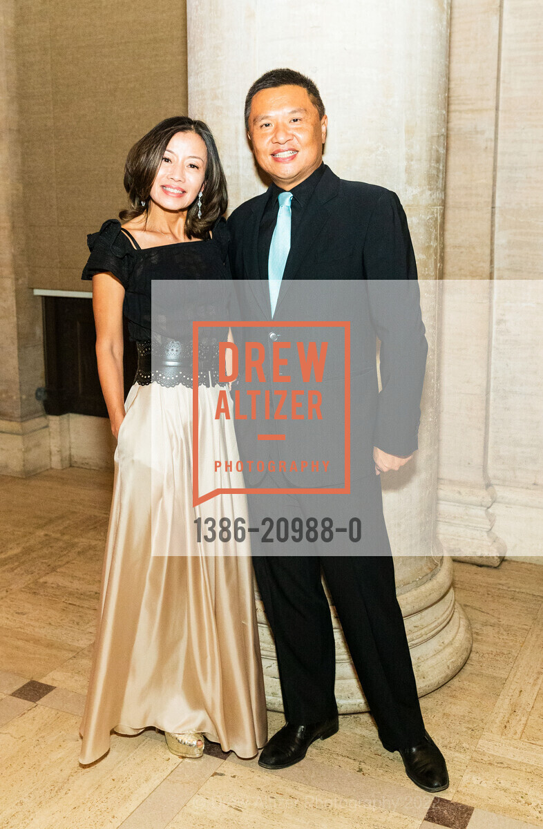 Lilian Qian, Charles Huang, Asian Art Museum Tiger Gala 2022, Asian Art Museum. 200 Larkin St, San Francisco, CA 94102, November 3rd, 2022, Photo #1386-20988-0 Lilian Qian, Charles Huang, Photo #1386-20988-0