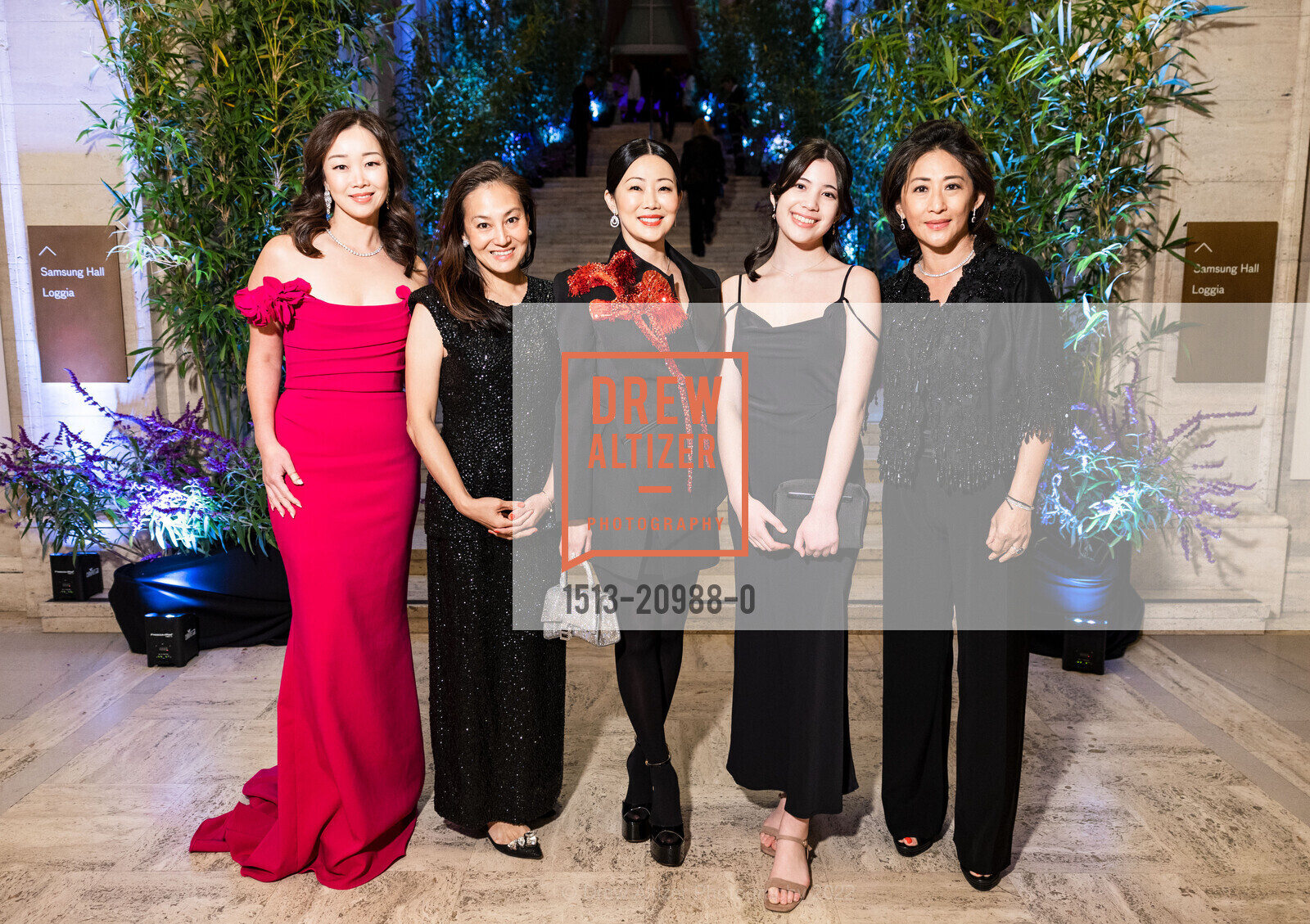 Sandra Cheung, Tiffany Chang, Huifen Chan, Saskia Botha, Rosina Sun, Photo #1513-20988-0