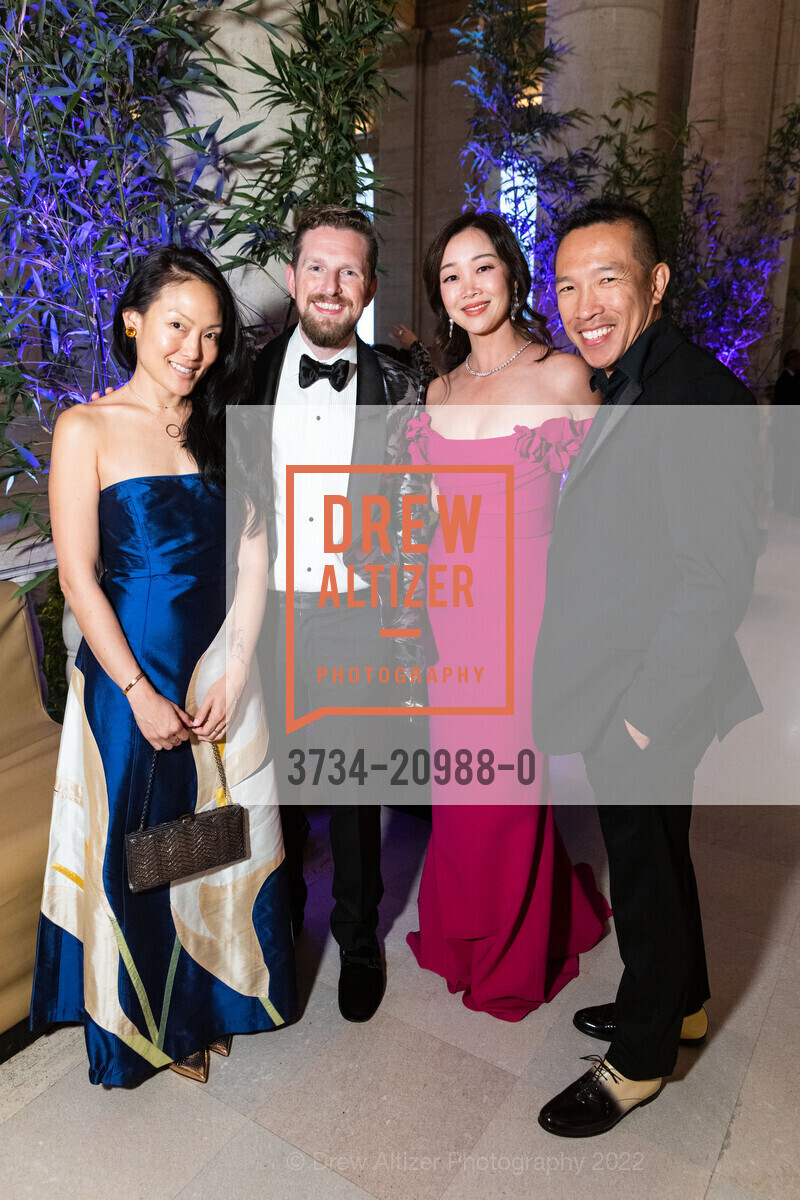 Jane Kim, Matt Mullenweg, Sandra Cheung, Harry Cheung, Asian Art Museum Tiger Gala 2022, Asian Art Museum. 200 Larkin St, San Francisco, CA 94102, November 3rd, 2022, Photo #3734-20988-0 Jane Kim, Matt Mullenweg, Sandra Cheung, Harry Cheung, Photo #3734-20988-0