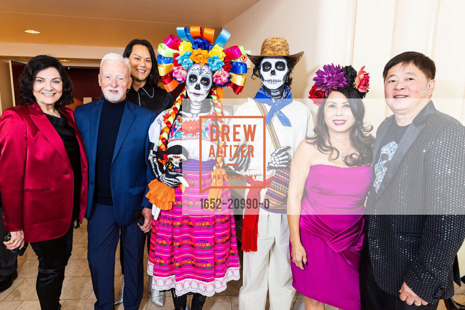 Pamela Culp, Sam Leftwich, Christopher Lee, Sharon Seto, David Seto, SF Symphony Dia de los Muertos 2022, Louise M. Davies Symphony Hall. 201 Van Ness Ave, SF, CA 94102 US, November 5th, 2022, Photo #1652-20990-0 Pamela Culp, Sam Leftwich, Christopher Lee, Sharon Seto, David Seto, Photo #1652-20990-0
