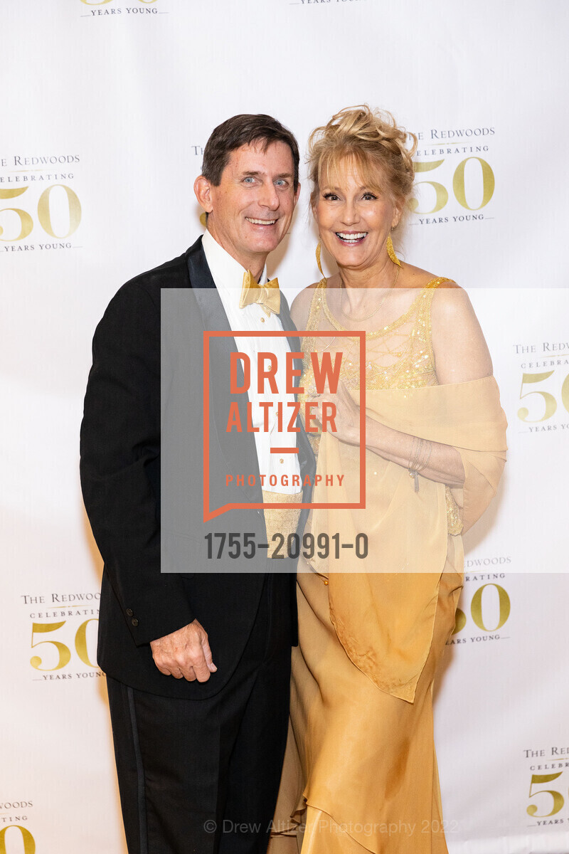 Hunter Moore, Cindy Mewhorter, The Redwoods Golden 50th Anniversary Gala 2022, The Redwoods - Retirement, Assisted Living and Skilled Nursing. 40 Camino Alto, Mill Valley, CA 94941 US, November 5th, 2022, Photo #1755-20991-0 Hunter Moore, Cindy Mewhorter, Photo #1755-20991-0