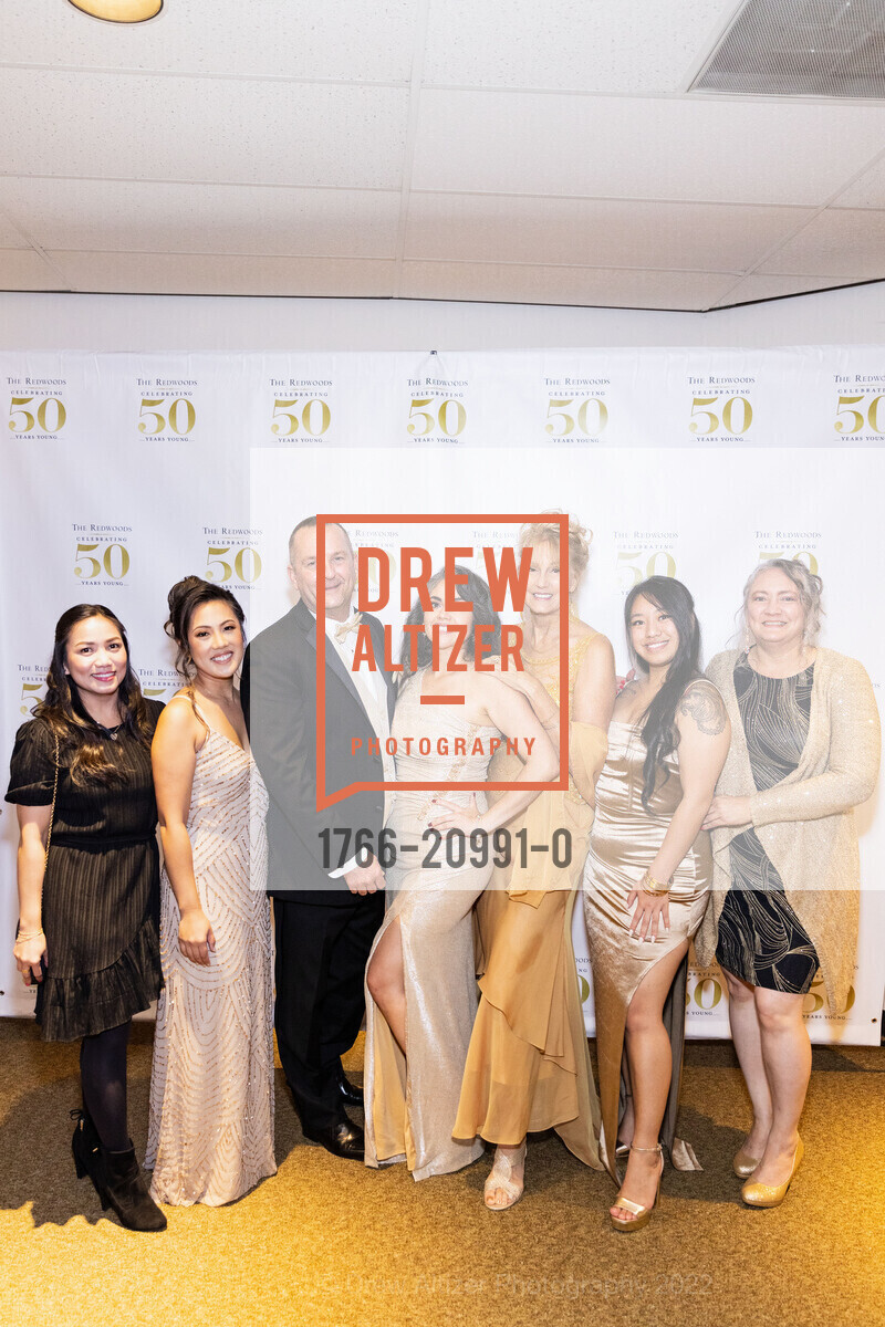 Diana Reed, Jennifer Nuval, William Foster, Alma Gama, Cindy Mewhorter, Denise Acain, Martha Nidy, The Redwoods Golden 50th Anniversary Gala 2022, The Redwoods - Retirement, Assisted Living and Skilled Nursing. 40 Camino Alto, Mill Valley, CA 94941 US, November 5th, 2022, Photo #1766-20991-0 Diana Reed, Jennifer Nuval, William Foster, Alma Gama, Cindy Mewhorter, Denise Acain, Martha Nidy, Photo #1766-20991-0