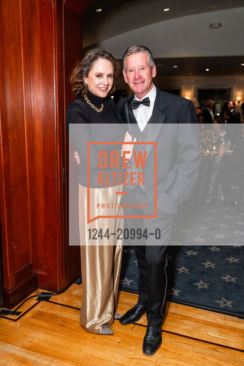 Lisa Harris, Ed Lynch, The Commodore's Ball, San Francisco Yacht Club. 98 Beach Rd, Belvedere, CA 94920 US, November 5th, 2022, Photo #1244-20994-0 Lisa Harris, Ed Lynch, Photo #1244-20994-0