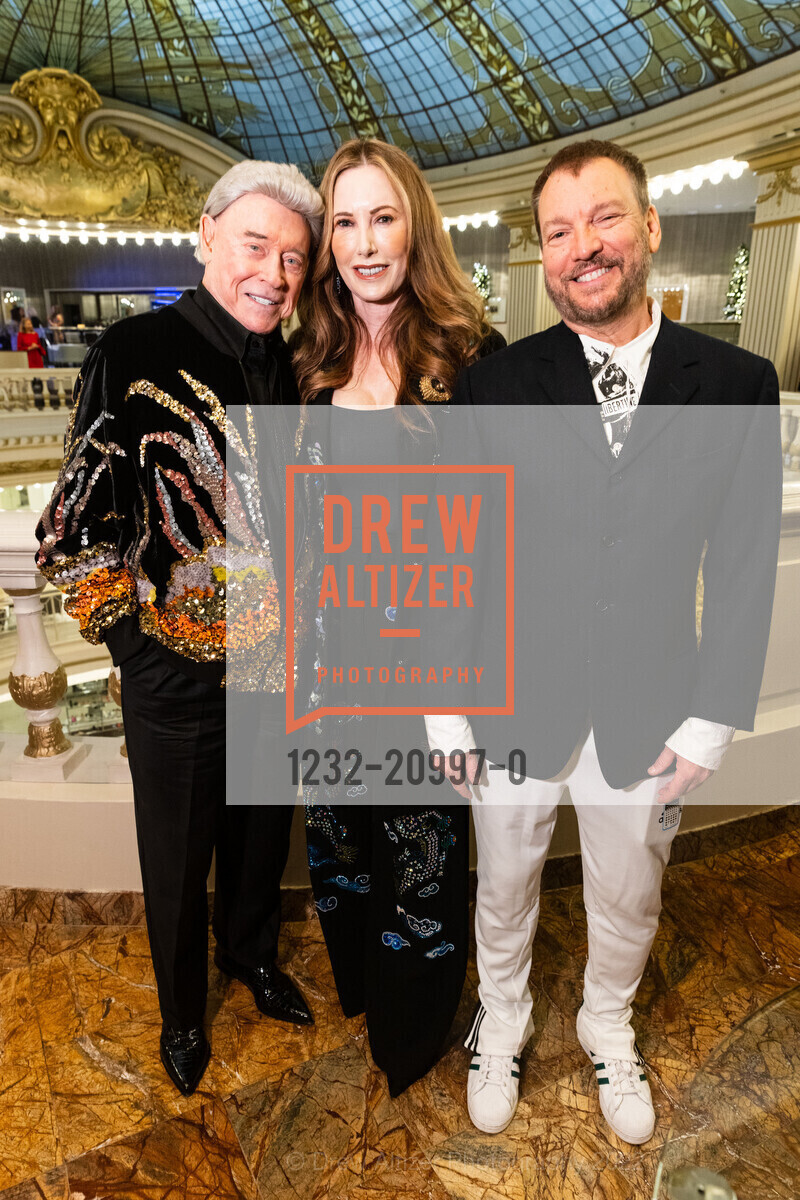 Harry Cooper, Valerie Cooper, Neiman Marcus celebrates Libertine Creative Director Johnson Hartig, The Rotunda @ Neiman Marcus. 150 Stockton St, SF, CA 94108, November 9th, 2022, Photo #1232-20997-0 Harry Cooper, Valerie Cooper, Photo #1232-20997-0