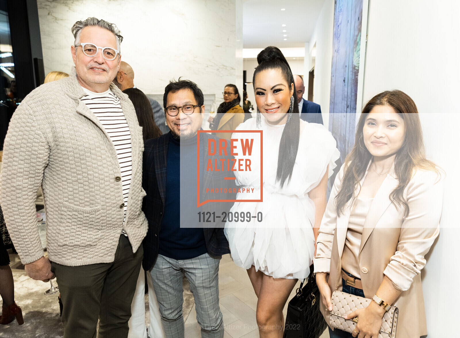 Vernon Applegate, Gioi Tran, Stephanie Ng, Sulagna Mukherjee, 181 Fremont celebrates Luxury Trending Magazine Issue Launch Party, 181 Fremont. 181 Fremont St, SF, CA 94105 US, November 10th, 2022, Photo #1121-20999-0 Vernon Applegate, Gioi Tran, Stephanie Ng, Sulagna Mukherjee, Photo #1121-20999-0