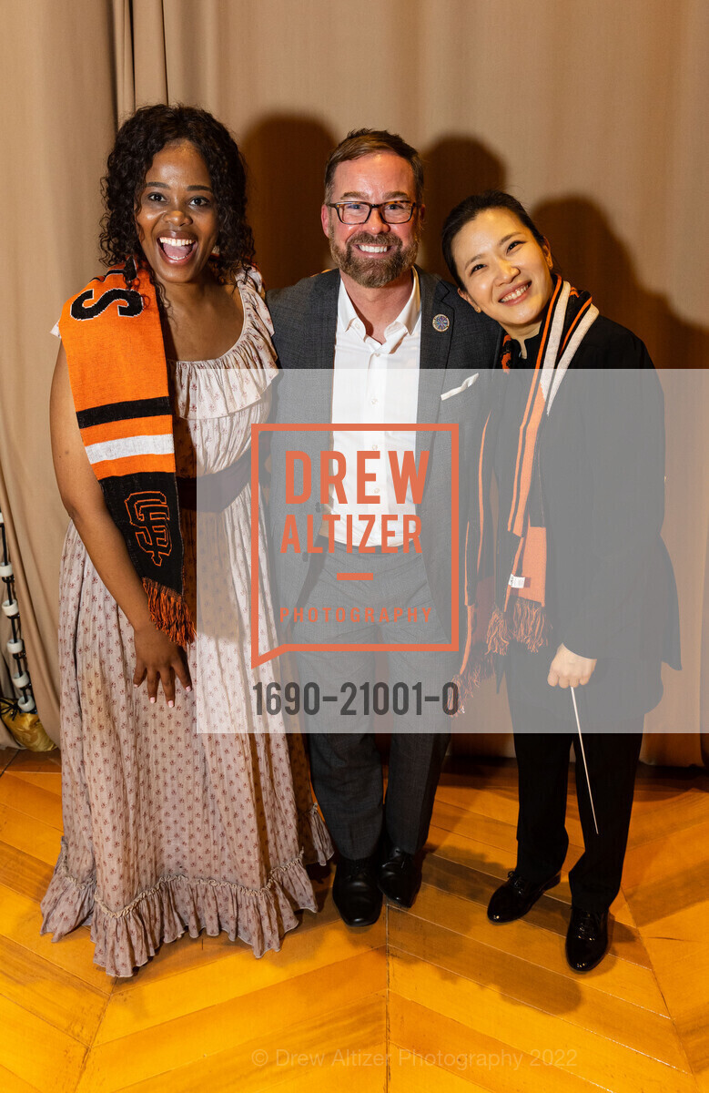Pretty Yende, Greg Henkel, Eun Sun Kim, San Francisco Opera's Opening of New Production, Verdi’s ‘La Traviata’ and Annual ‘Opera at the Ballpark, San Francisco, November 11th, 2022, Photo #1690-21001-0 Pretty Yende, Greg Henkel, Eun Sun Kim, Photo #1690-21001-0